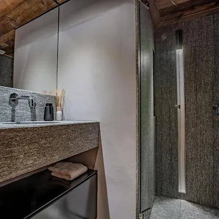 בקתה Stylish 3br With Mountain View - 8 Guests, Rochebrune, מגב